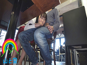 Ｉカップ神乳フリーターが街ナカ危険シチュを巡り歩きポロリ連発エロ暴走！１１発ごっくん 最後はベッドでヨガリ絶頂 はなチャン　サンプル画像09